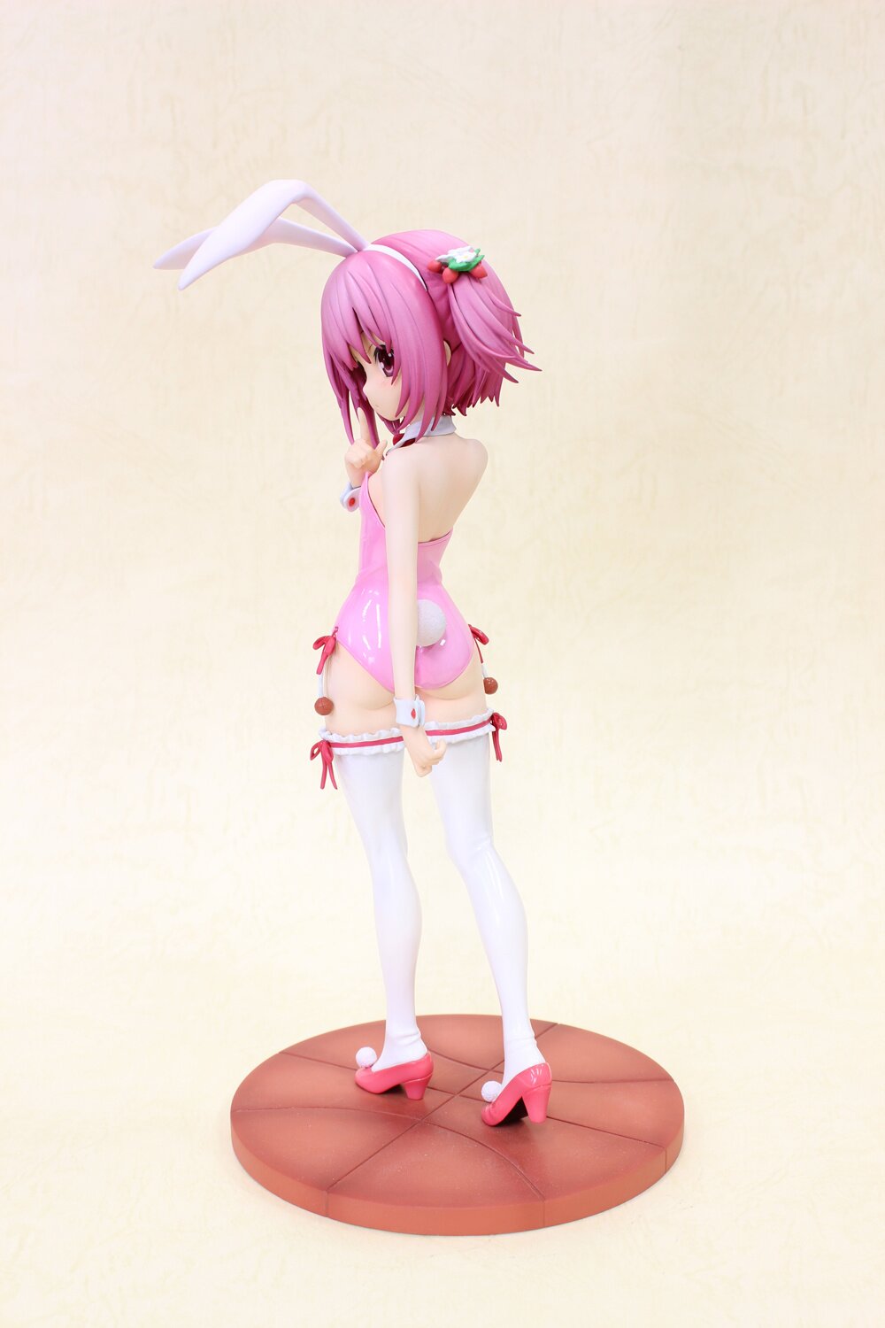 Ro-Kyu-Bu! SS Tomoka Minato: Bunny Ver. 1/7 Scale Figure (Refine): PLUM ...