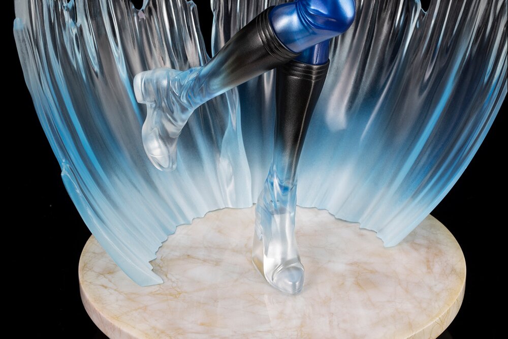 Amazon.com: Marvel Invisible Woman Ultimate Bishoujo Statue
