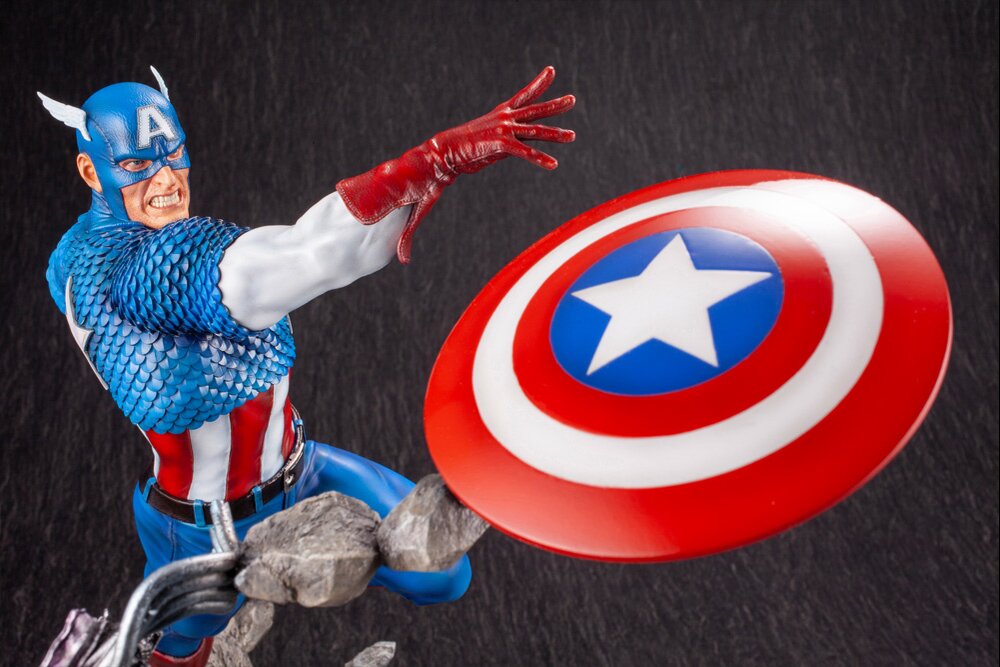 MARVEL AVENGERS キャプテンアメリカ ファインアートスタチュー