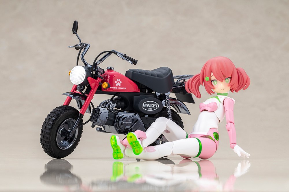Megami Device Puni☆Mofu Racing Mao w/ Honda Z50J-1 Monkey