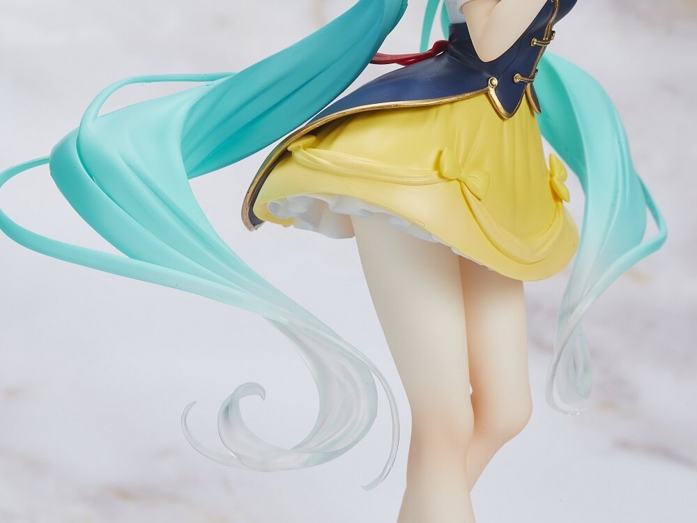 Hatsune Miku Wonderland Figure Shirayukihime Taito Crane Online Limited - My  Anime Shelf