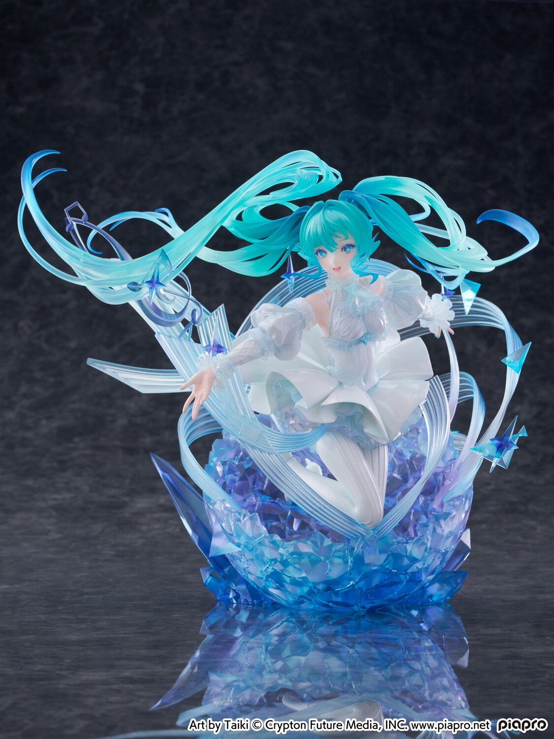 Hatsune Miku: Crystal Dress Ver. 1/7 Scale Figure - Tokyo Otaku