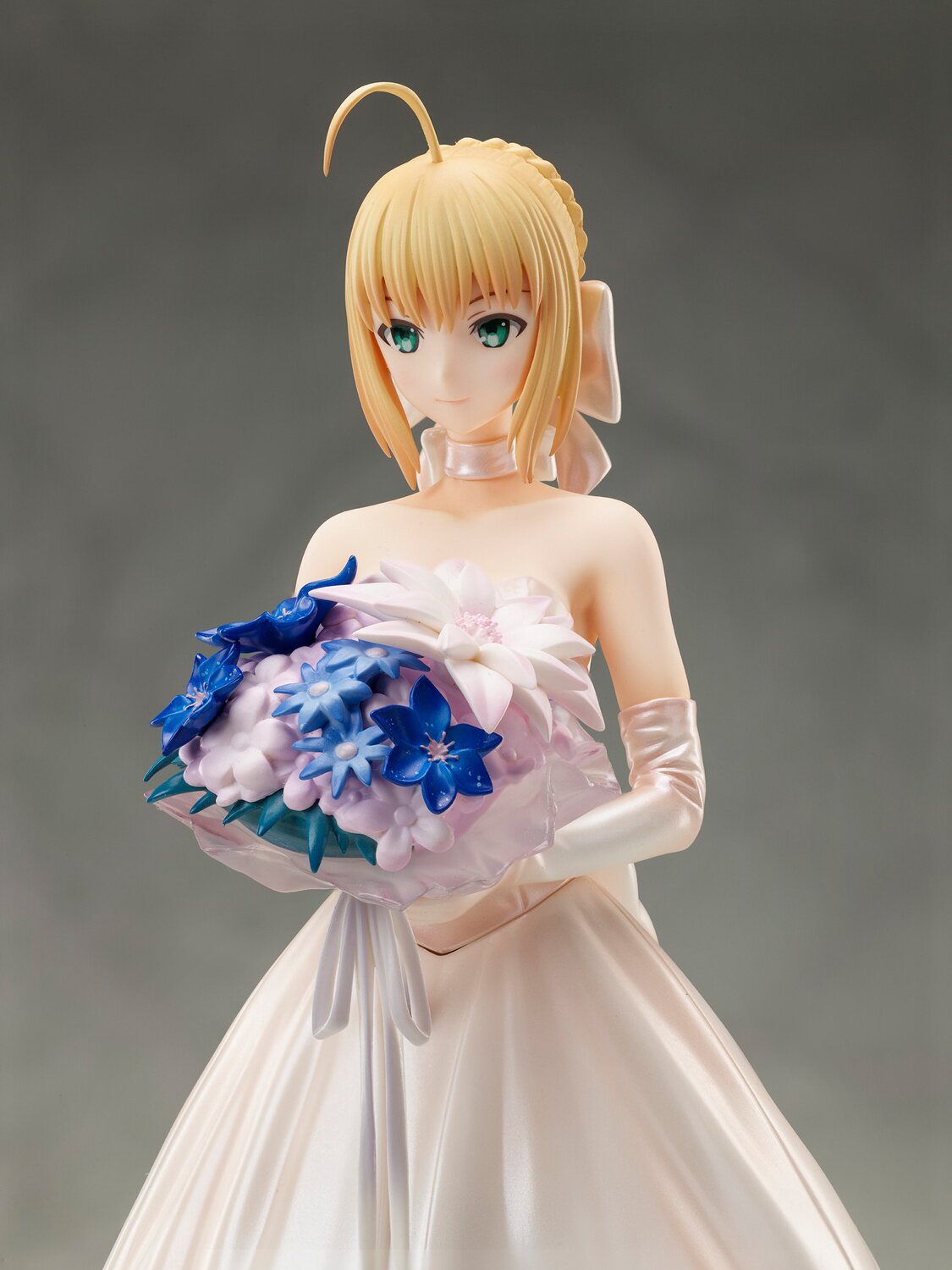 Fate/stay night Saber: 10th Anniversary Royal Dress Ver. 1/7 Scale Figure  (Re-run)