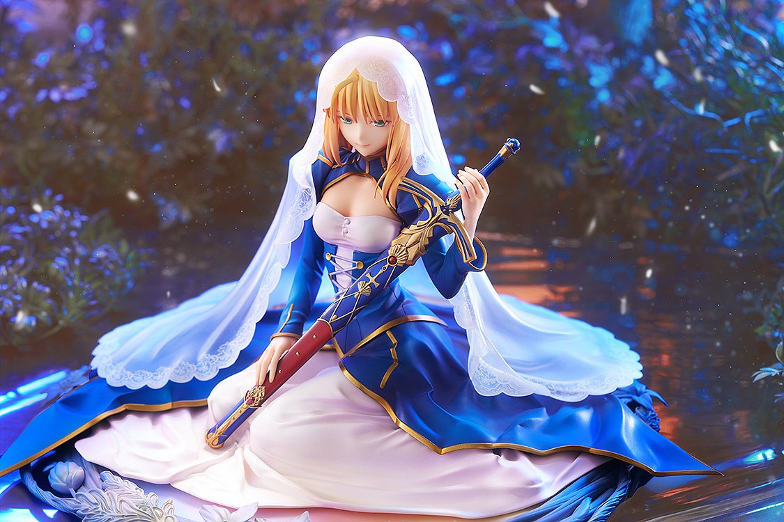 Fate/stay night Saber -Garden of Avalon- 1/7 Scale Figure: Good