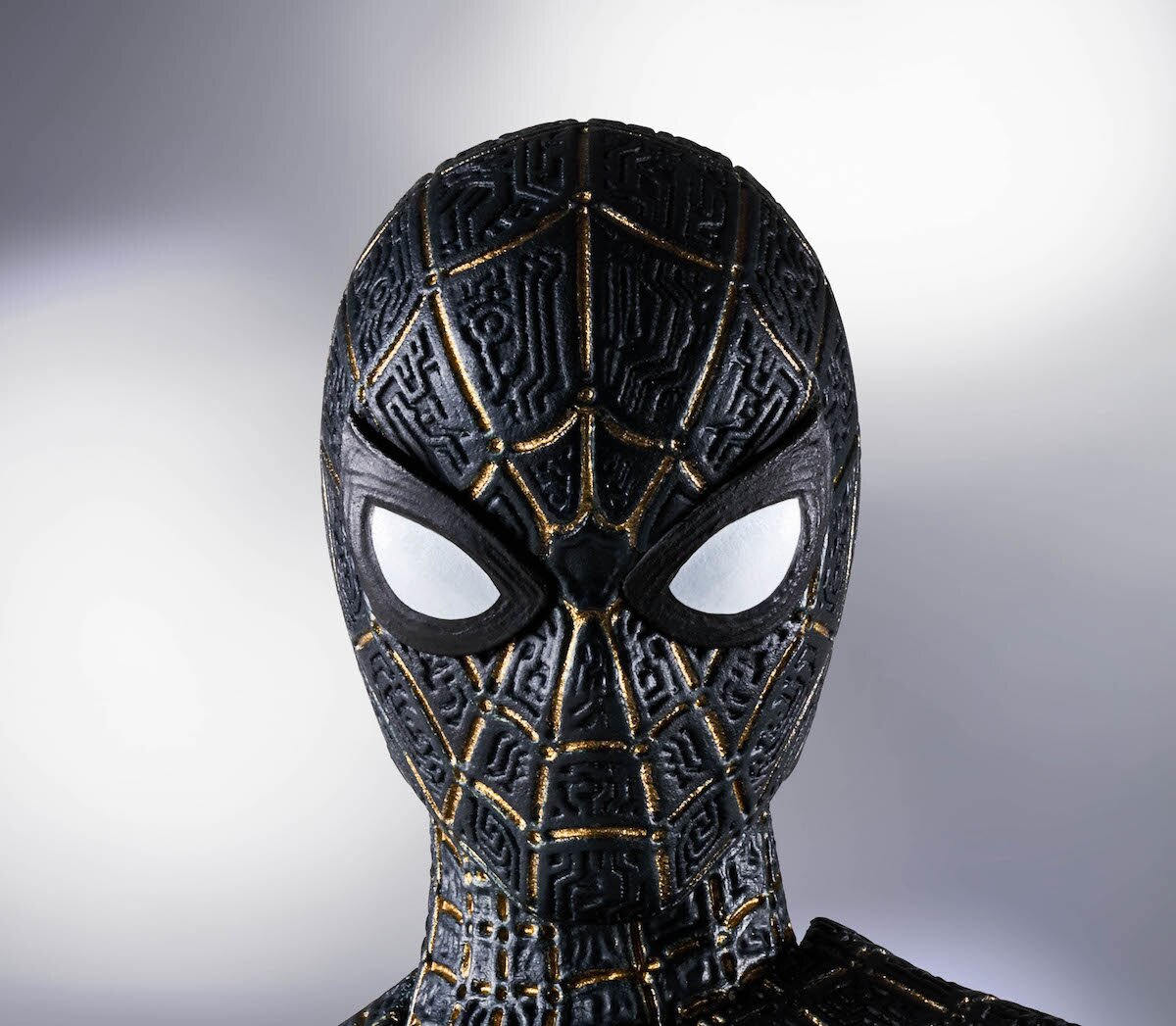 S.H.Figuarts Spider-Man: No Way Home Spider-Man Black & Gold Suit