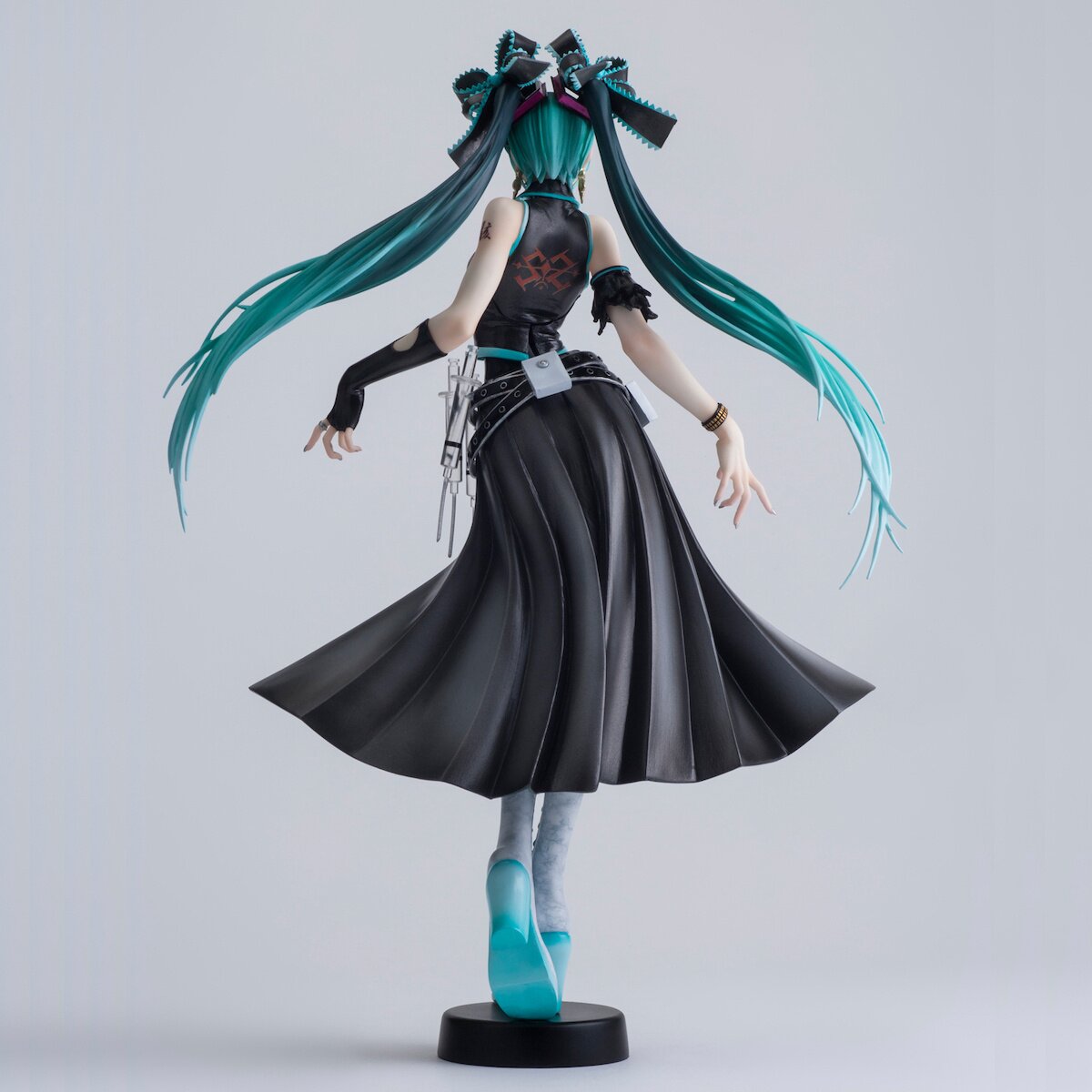 Hdge Technical Statue No. 12: Ca Calra: Prisoner and Paper