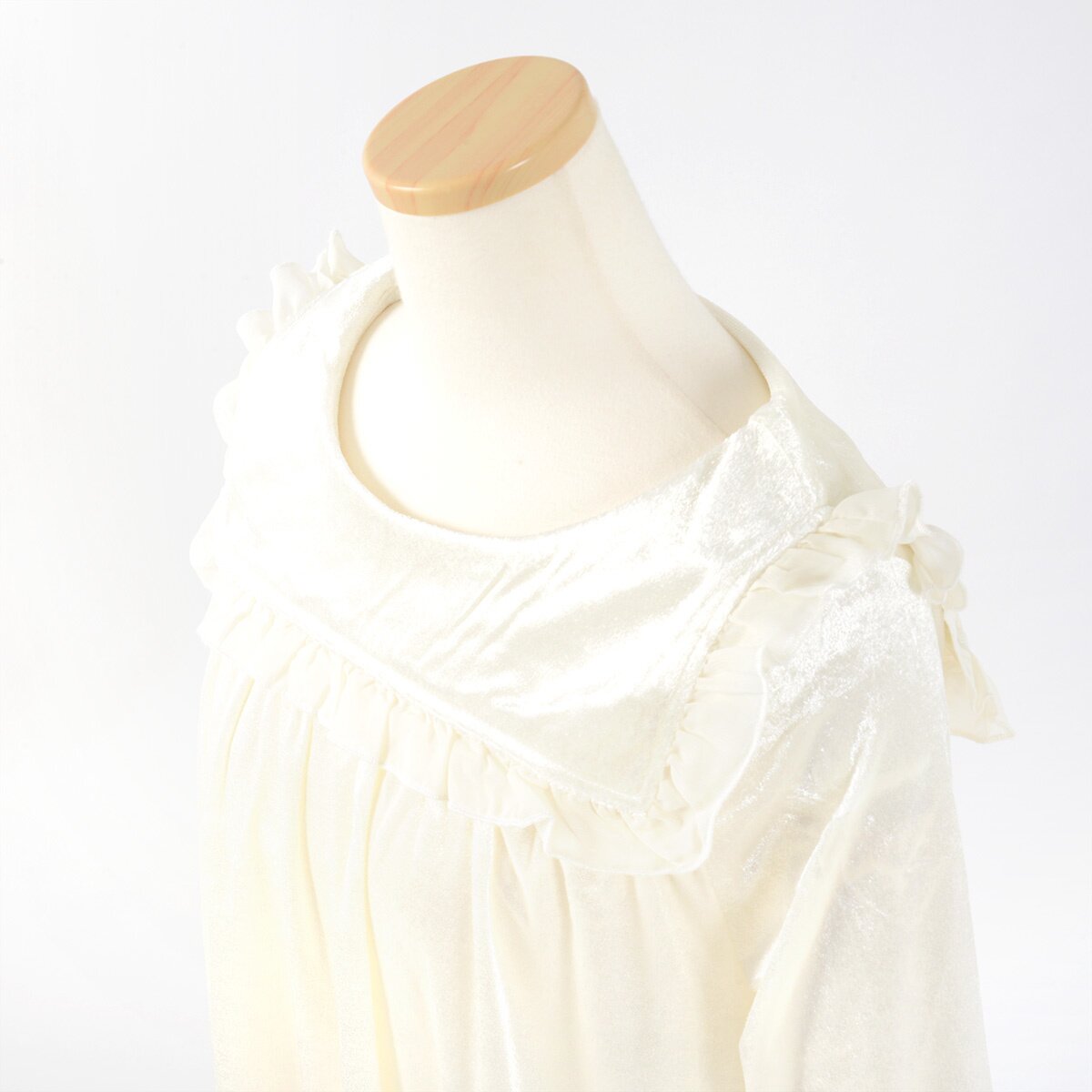 E HYPHEN WORLD GALLERY visual data 8