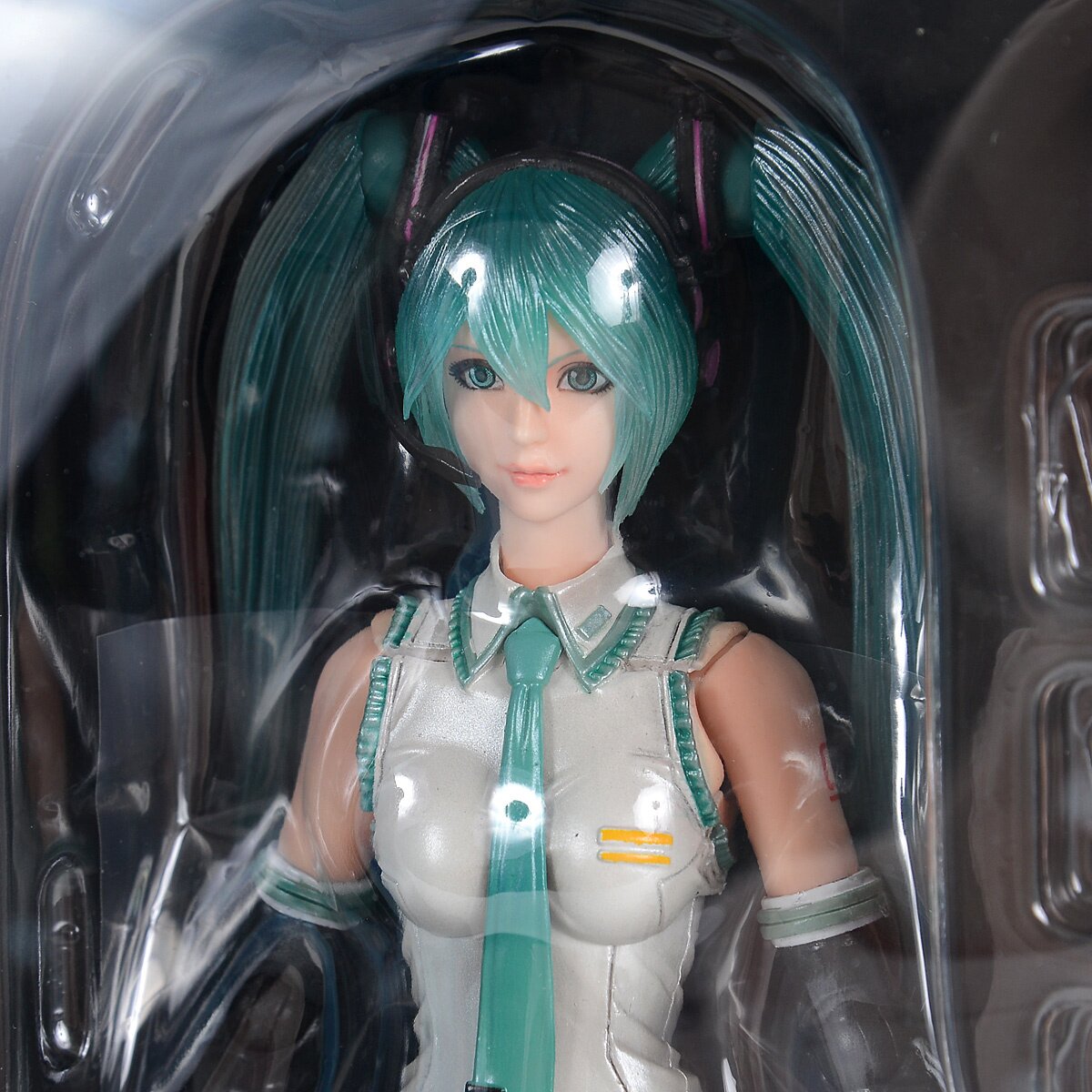 Play arts top kai miku