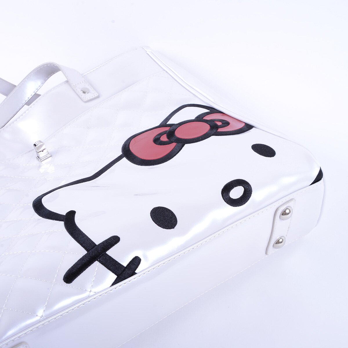 Hello Kitty Face Quilted Bag (white / red / black)