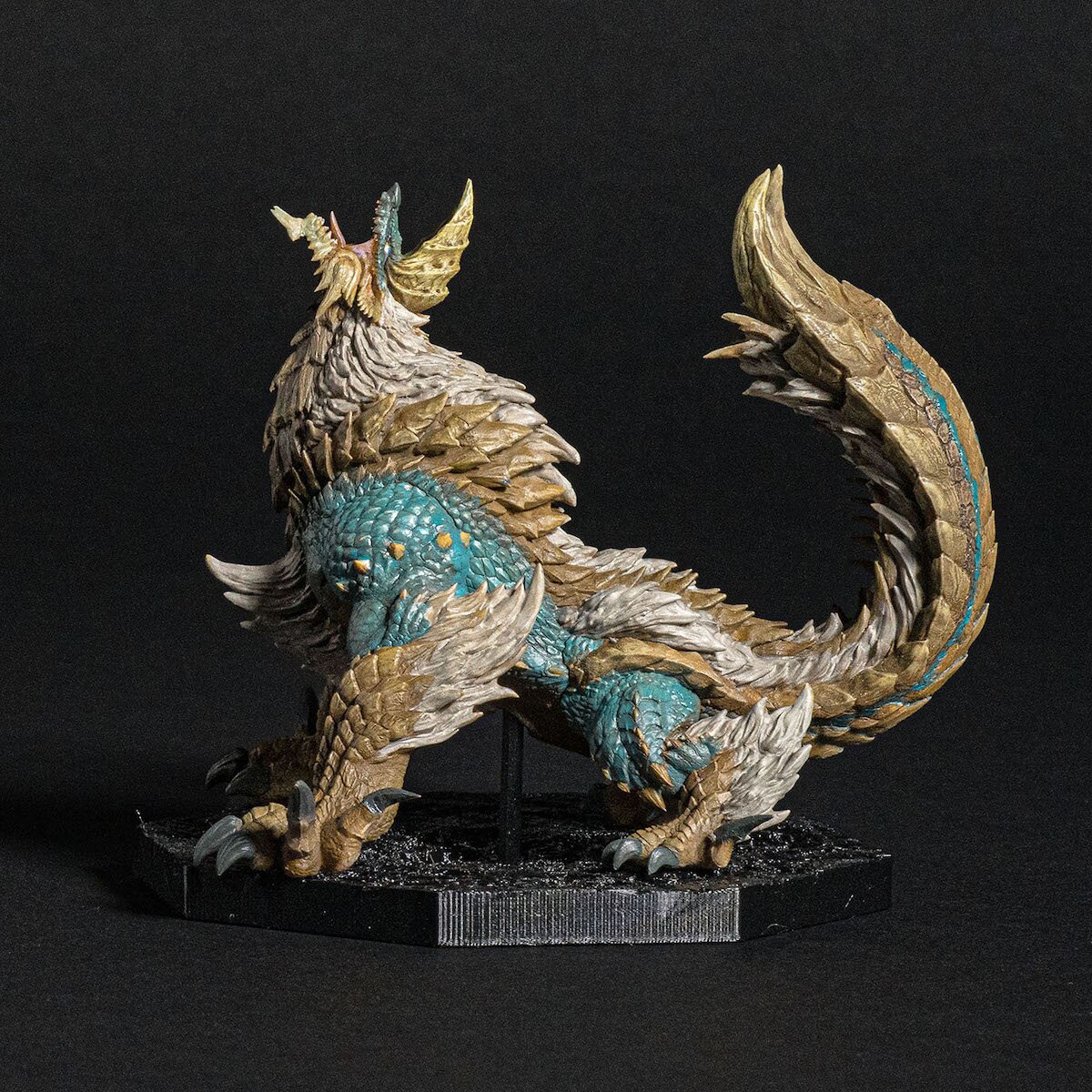 CAPCOM Monster Hunter Zinogre フィギュア Amazon.com: Capcom Figure Builder Creator's Model : Monster