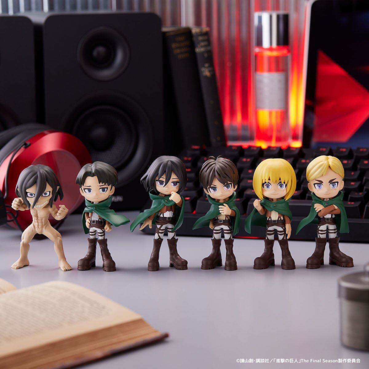 Official attack on titan selling nendoroid bundle