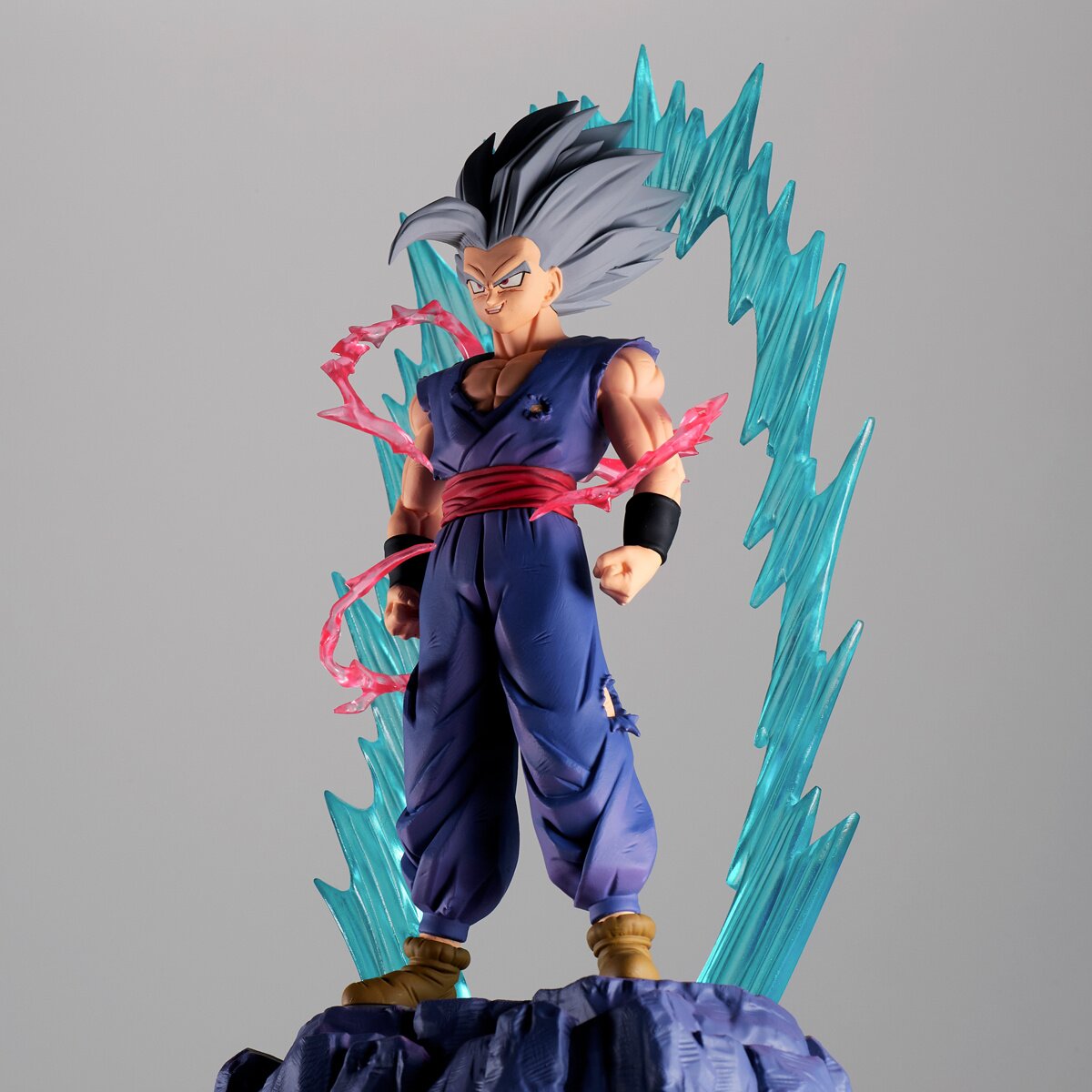 Action Figures Goku Super Saiyajin Dragon Ball Z Heros in Box