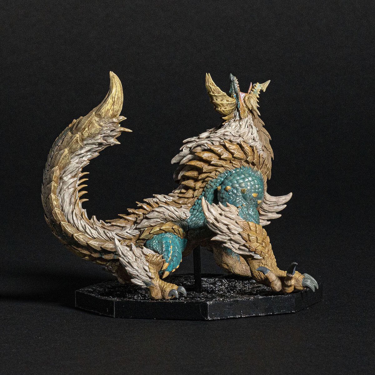 Amazon.com: Capcom Monster Hunter: Zinogre Figure Builder