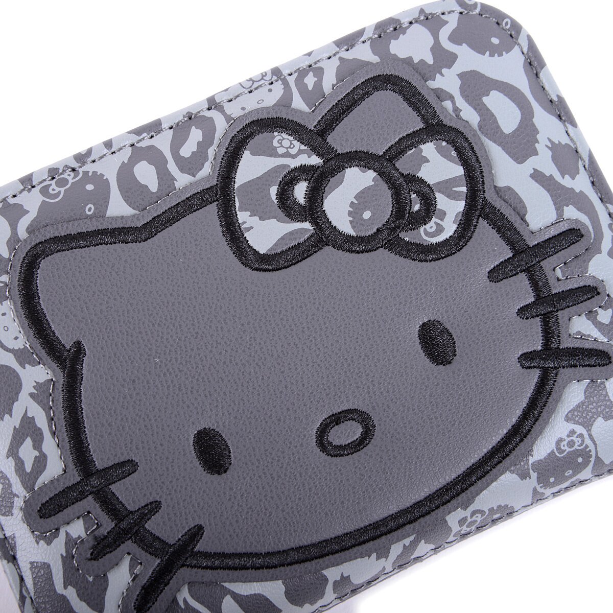 Hello Kitty Black & Gray Leopard Print Chain Crossbody Bag: Sanrio - Tokyo  Otaku Mode (TOM)