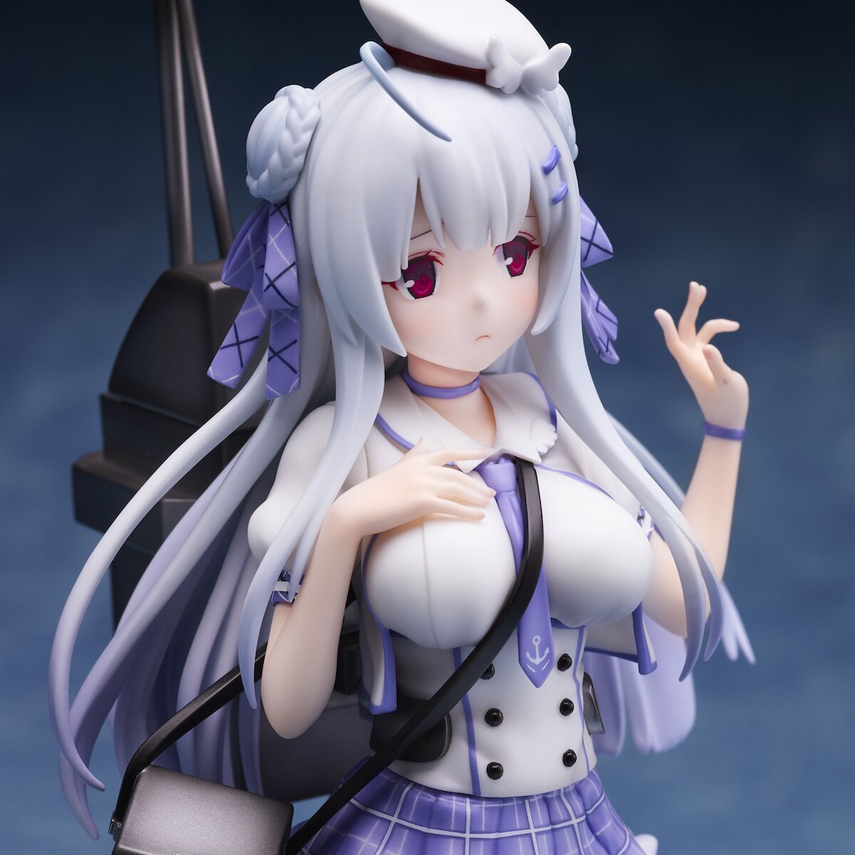 azur lane cygnet figure