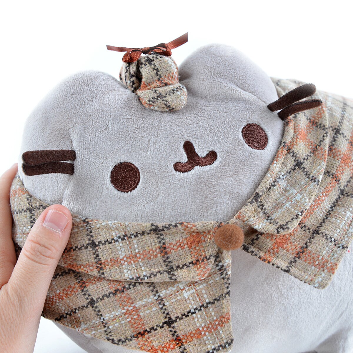 Detective deals pusheen plush