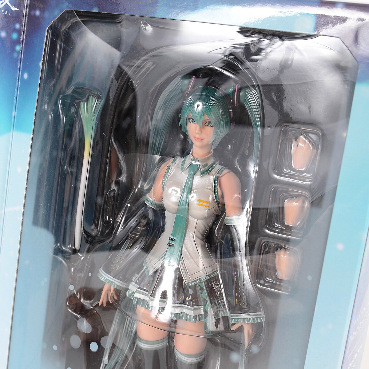 Play arts kai sale miku