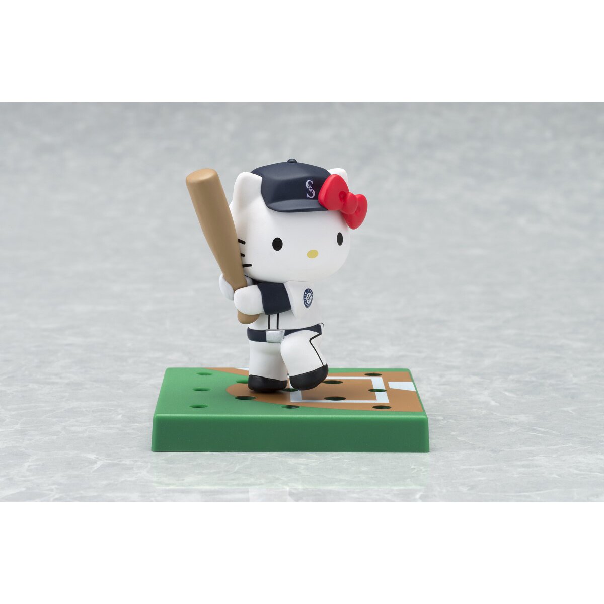 Hello Kitty x Major League Baseball 2014 Collection - nitrolicious