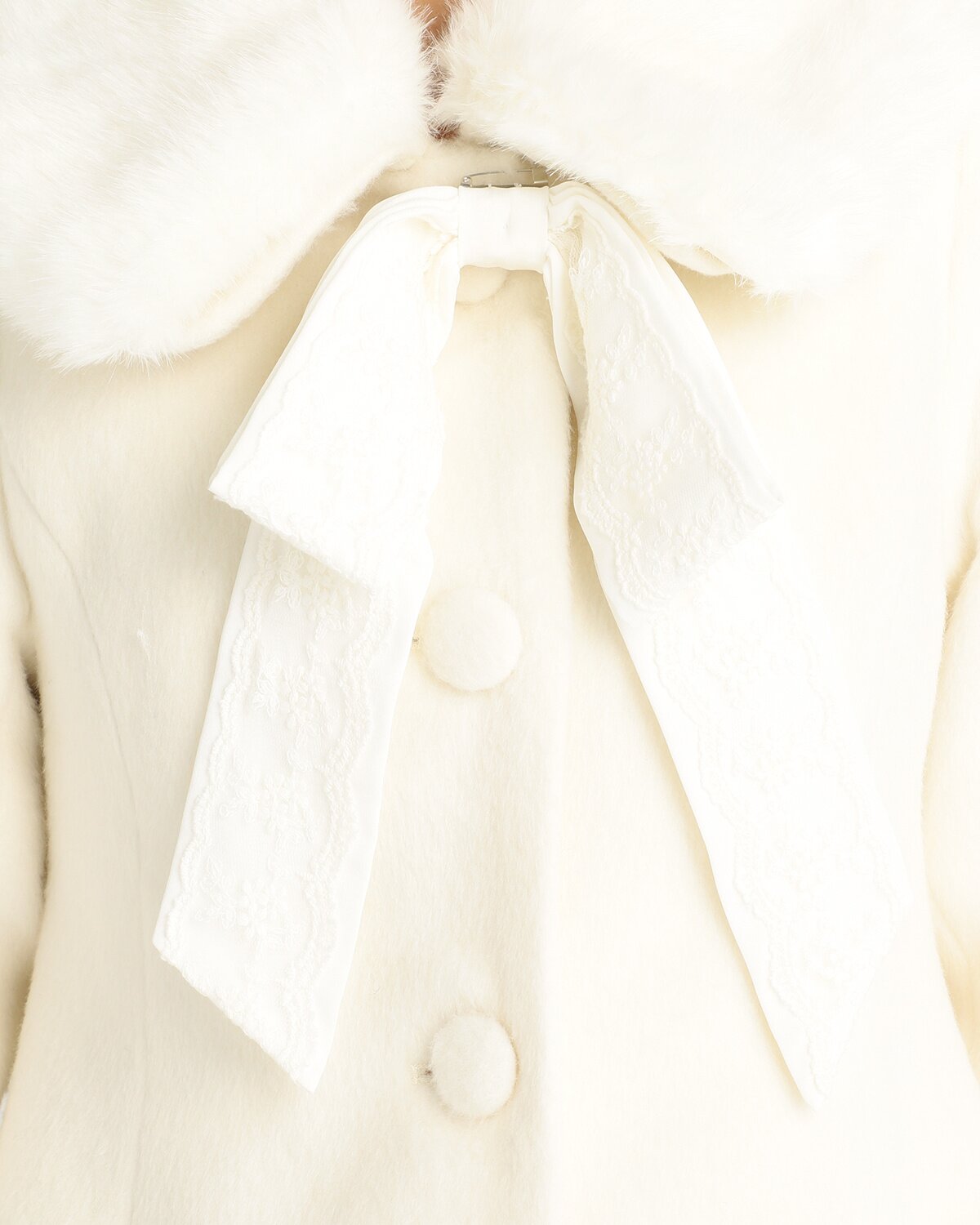LIZ LISA Elegant Winter Coat w/ Ribbon Brooch: LIZ LISA