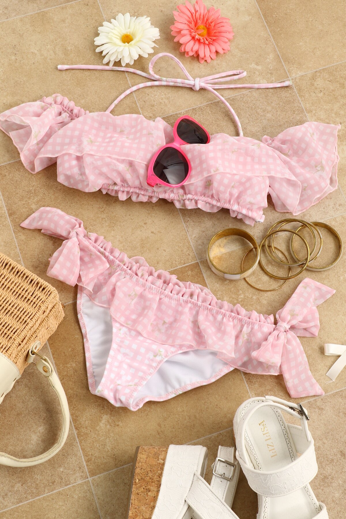 美品】LIZ LISA 水着 ビキニ 白ピンク 花柄 美品】LIZ LISA 水着