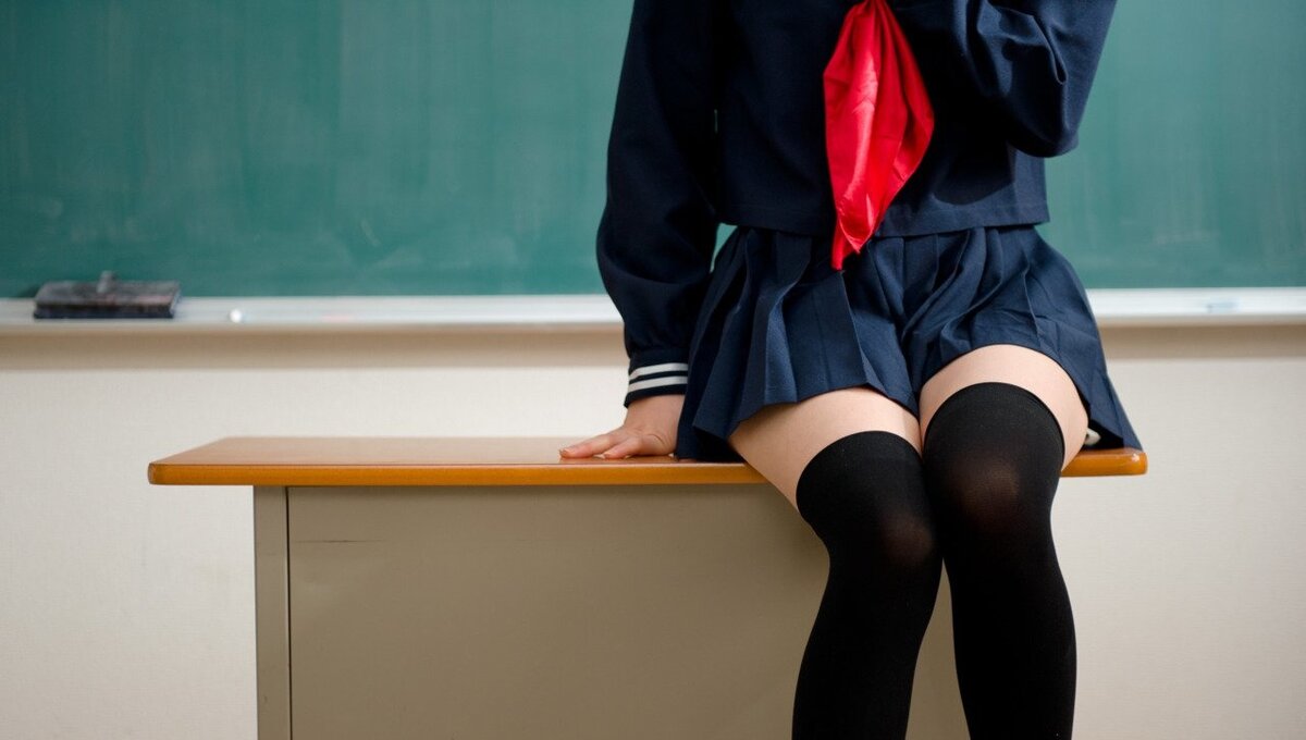 Español] no dejamos de admirar las “Knee-high socks”? ¡Revelemos el misterio de nuestra atracción hacia las calcetas por encima la rodilla! | Cosplay News | Tokyo Otaku Mode (TOM)