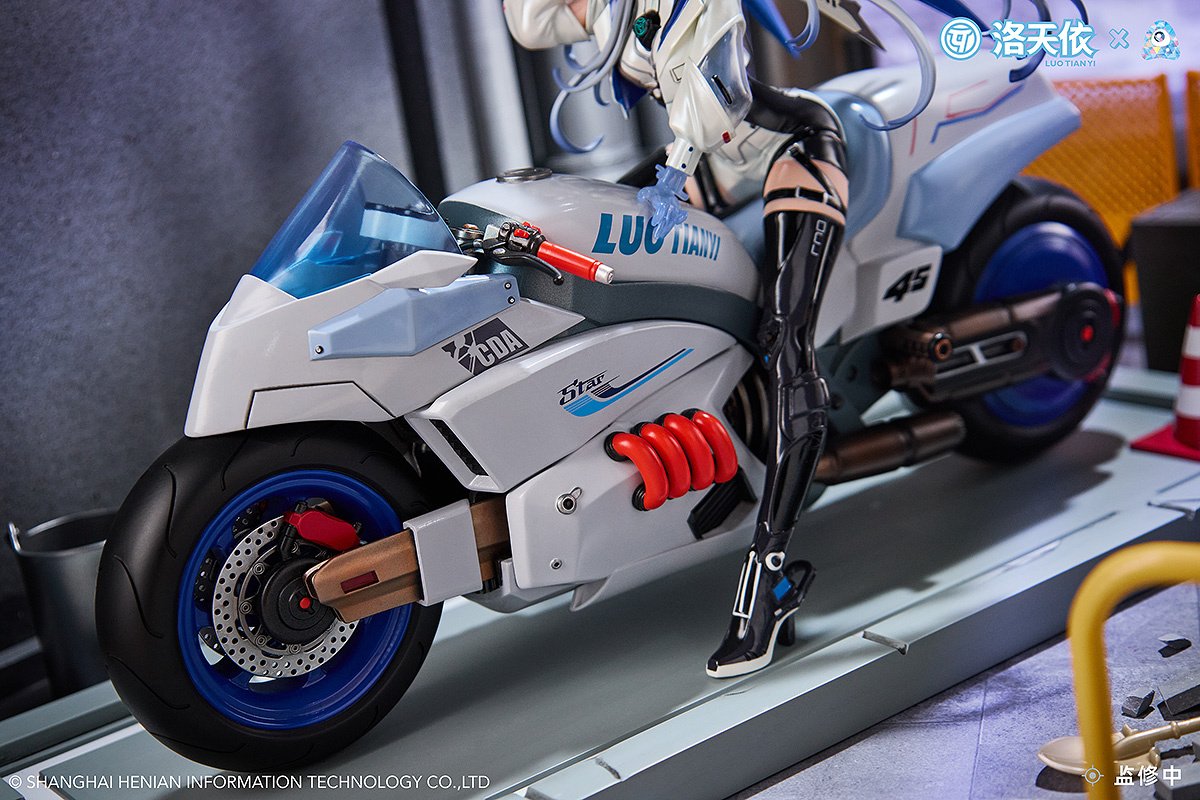 Limited to 4,999 Worldwide] Vsinger Luo Tianyi: Retro-Future Storm