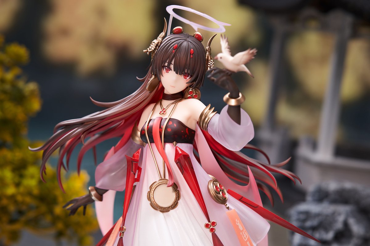 Punishing: Gray Raven Lucia: Plume Eventide Glow Ver. 1/7 Scale