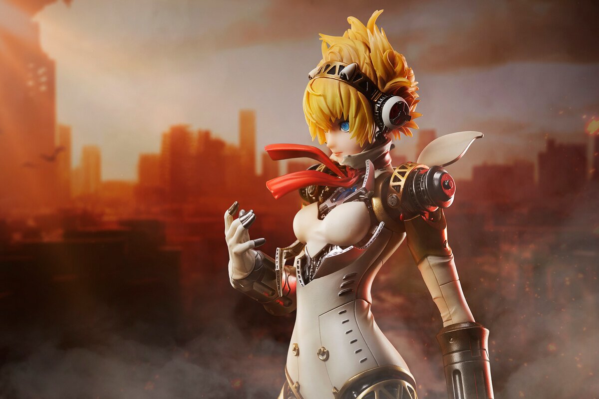 Persona 4 Arena Ultimax Aigis: Extreme Orgia Mode 1/6 Scale Figure