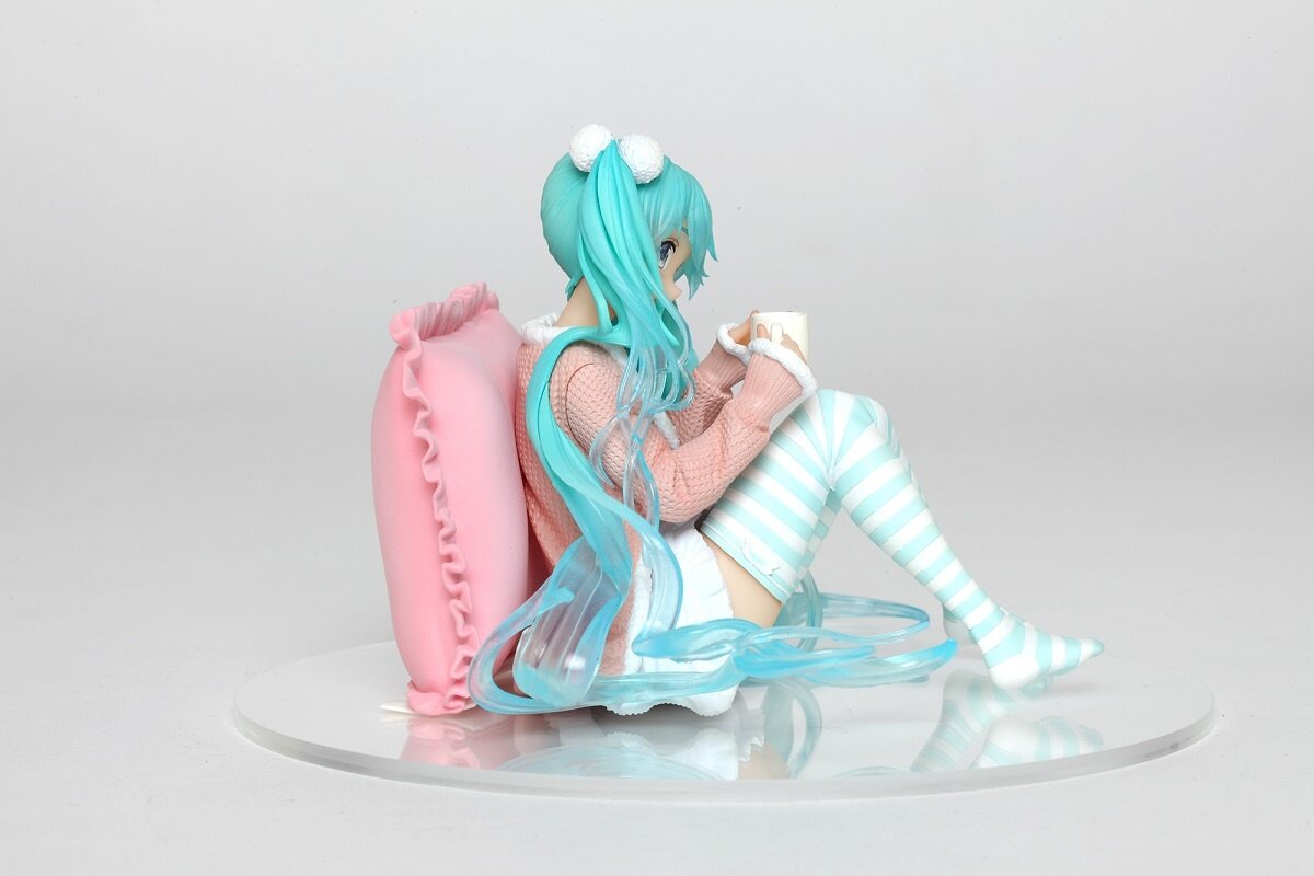 hatsune miku casual wear