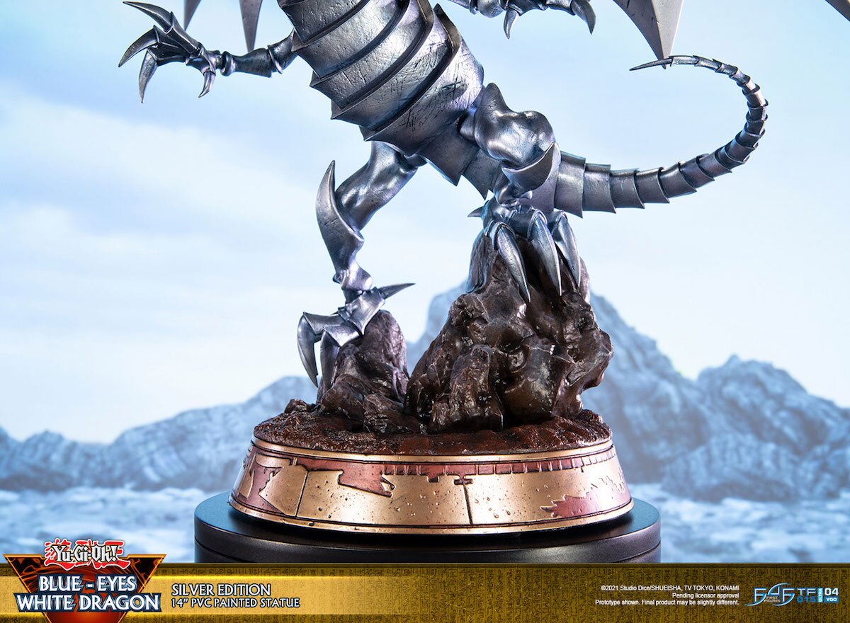 Yu-Gi-Oh! Blue-Eyes White Dragon: Silver Variant PVC Statue