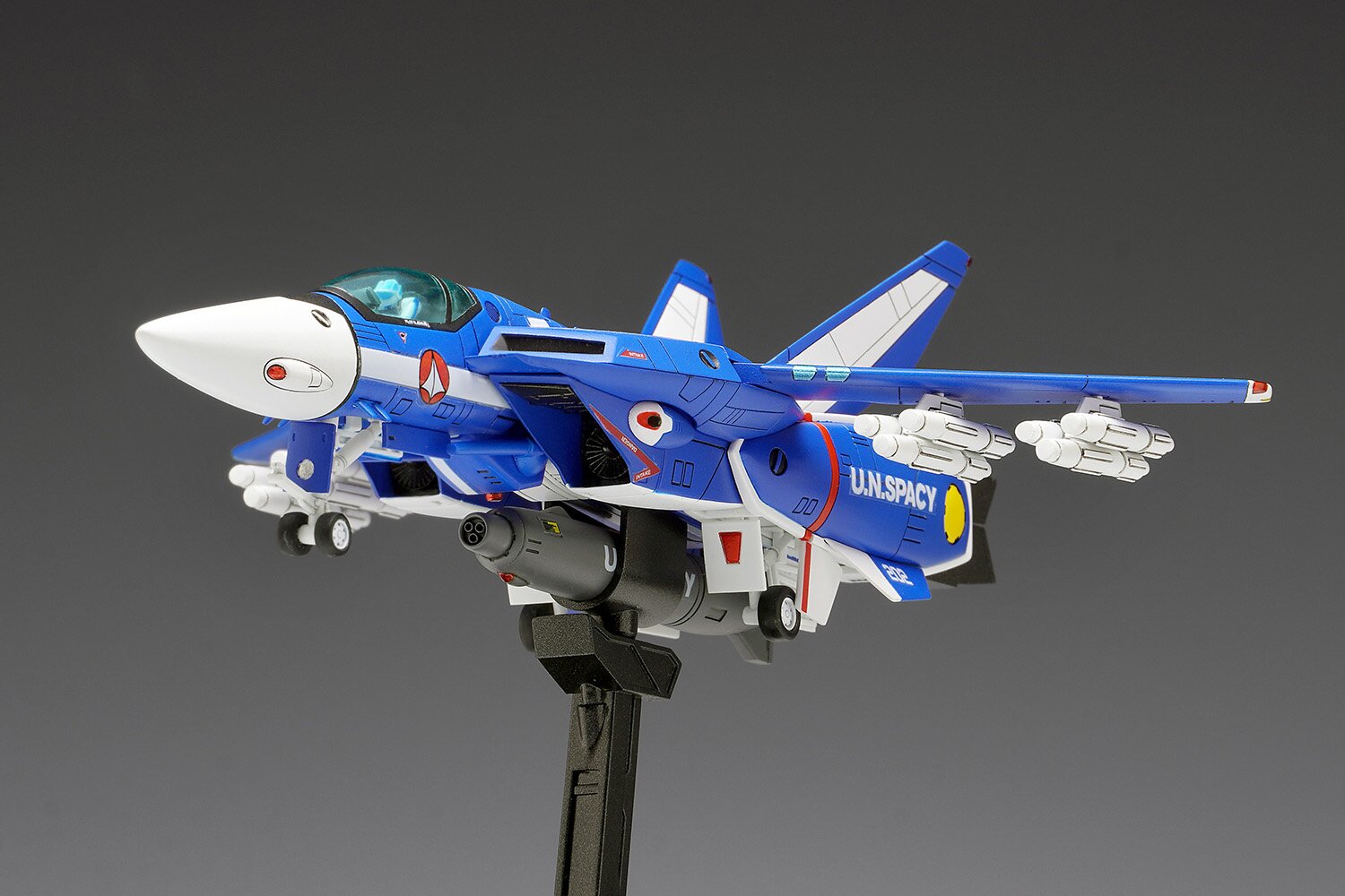 Macross VF-1J Valkyrie (Fighter) Multiplex 1/100 Scale Plastic