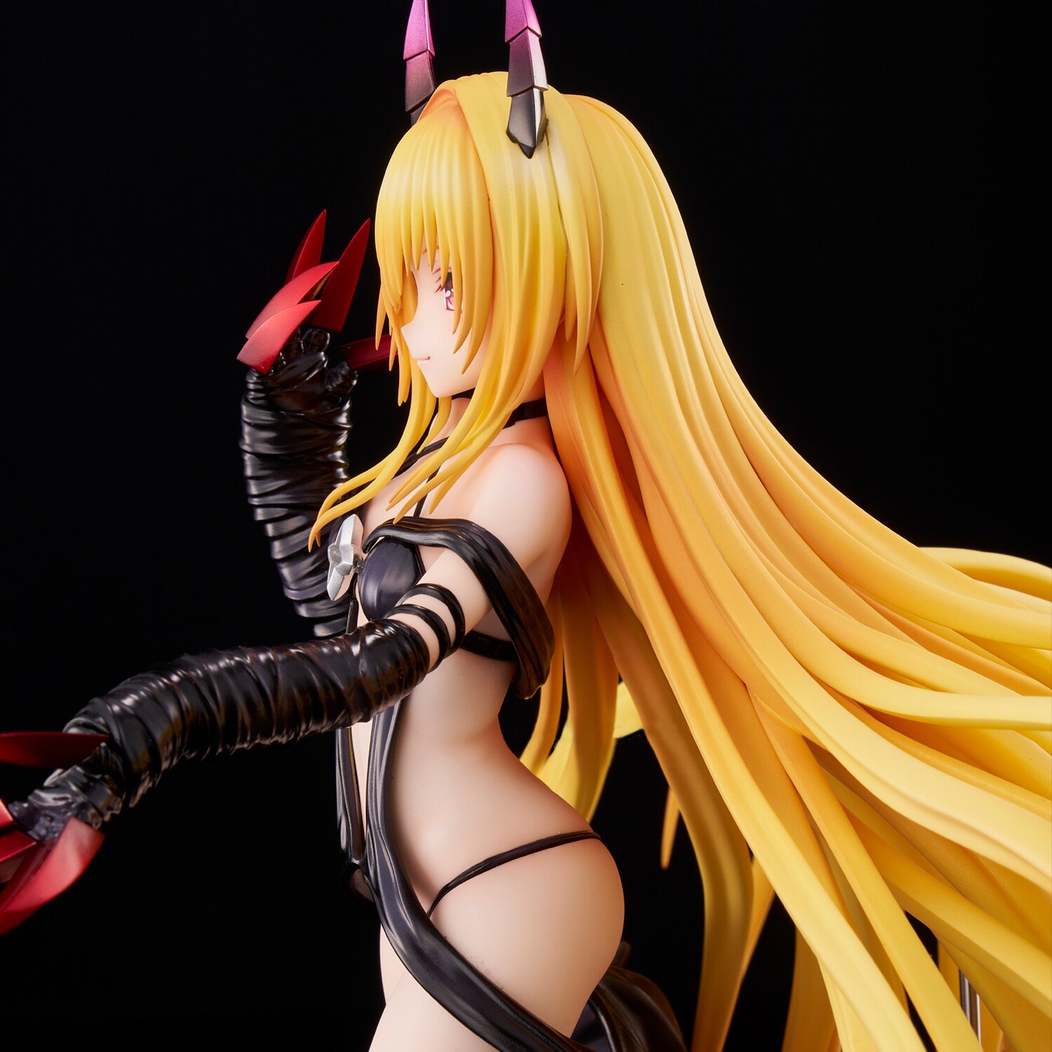 To Love-Ru Darkness Golden Darkness: Darkness Ver. 1/6 Scale