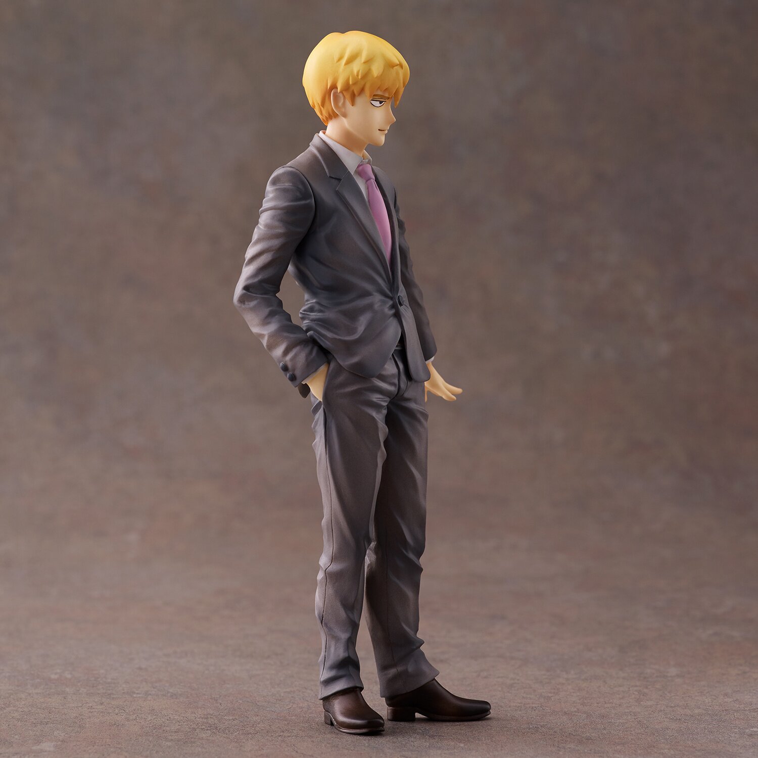 mob psycho 100 reigen figure