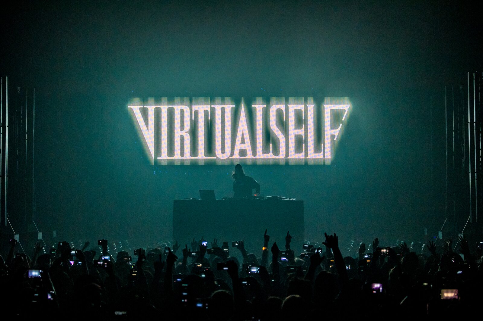 Virtual Self Performance in Tokyo Pays Homage to Otaku | Event