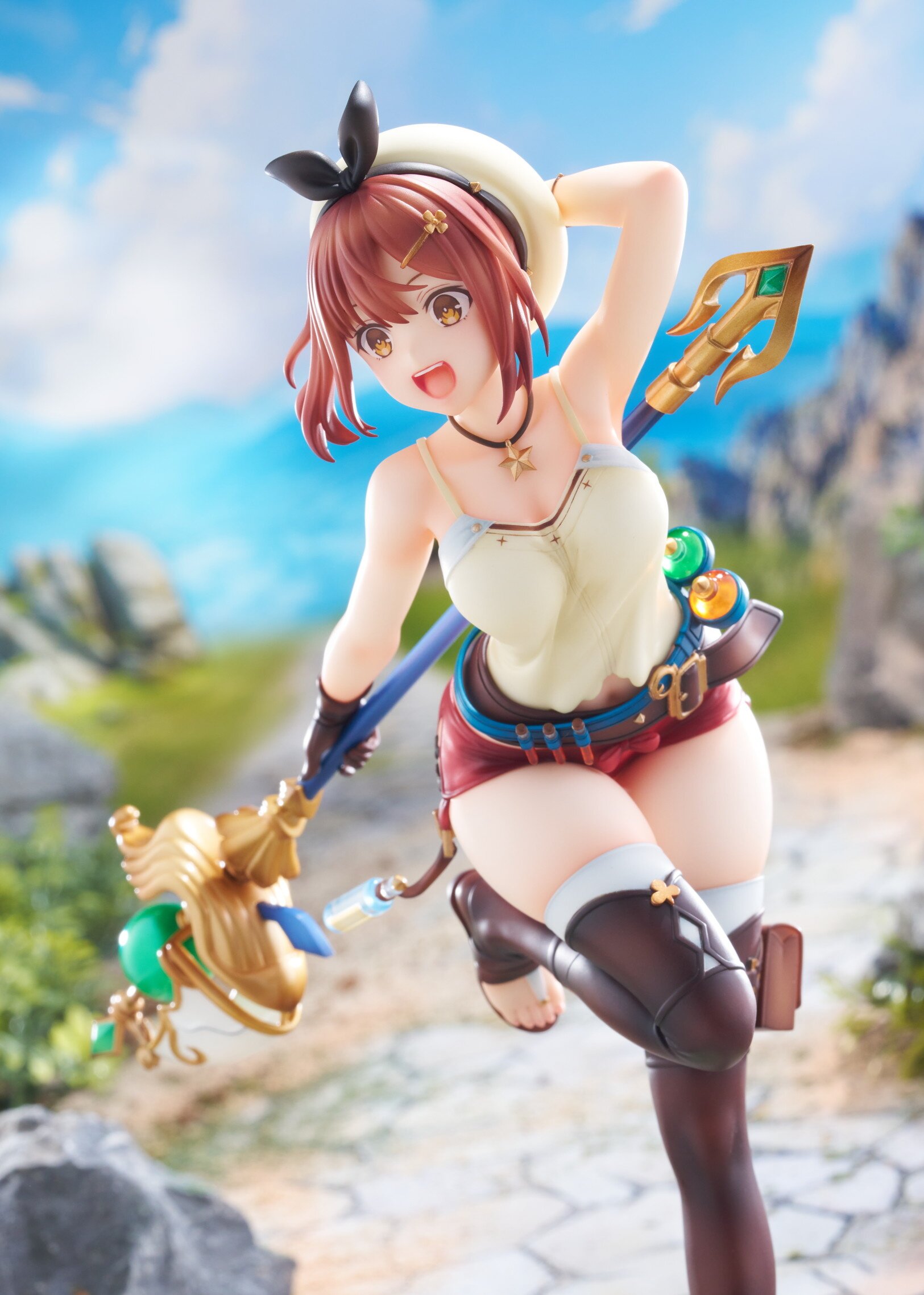 Atelier Ryza: Ever Darkness & the Secret Hideout Reisalin Stout: Summer  Adventure! Ver. 1/7 Scale Figure