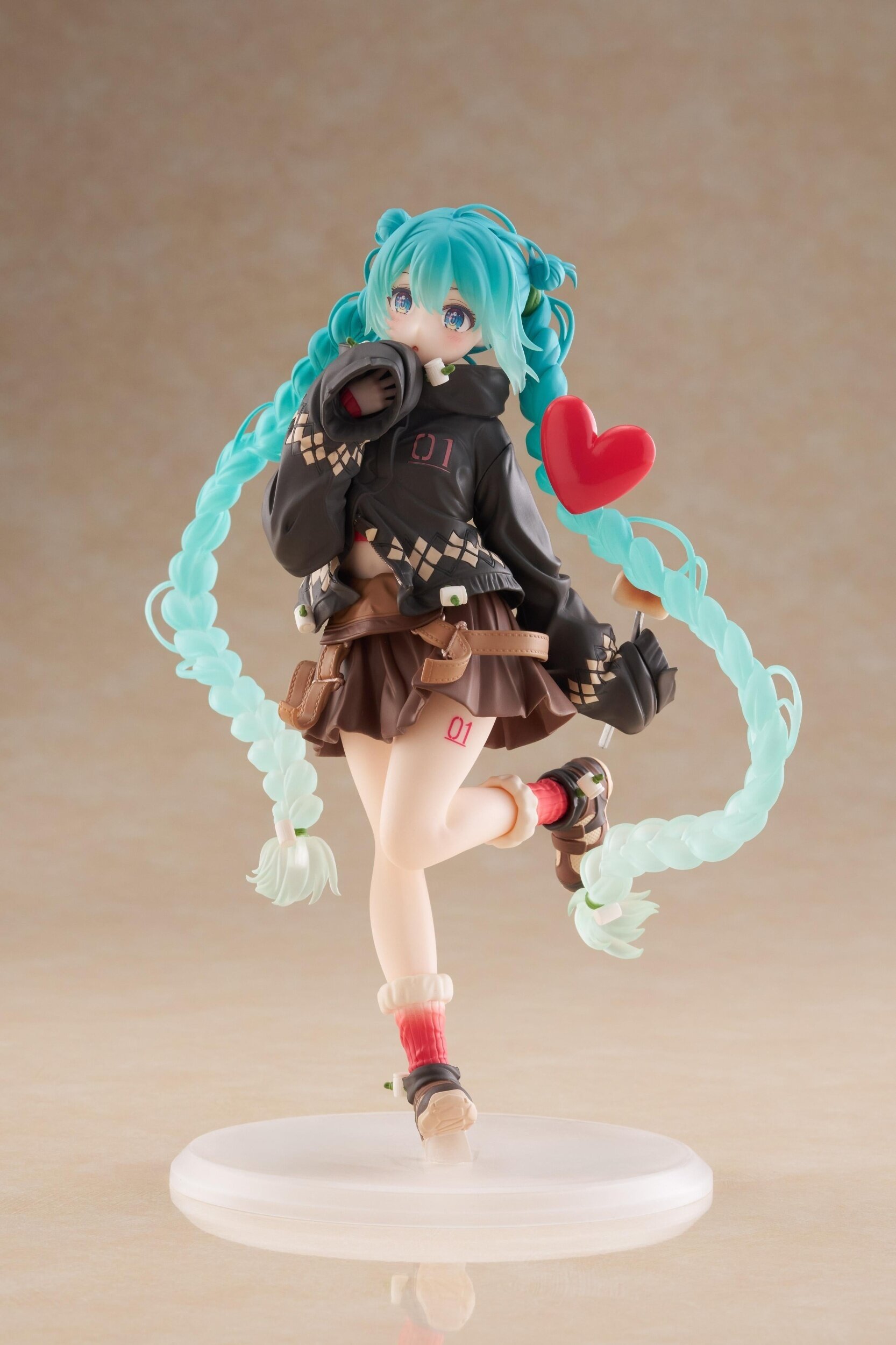 Hatsune Miku Fashion Outdoor Ver. Non-Scale Figure: Taito - Tokyo