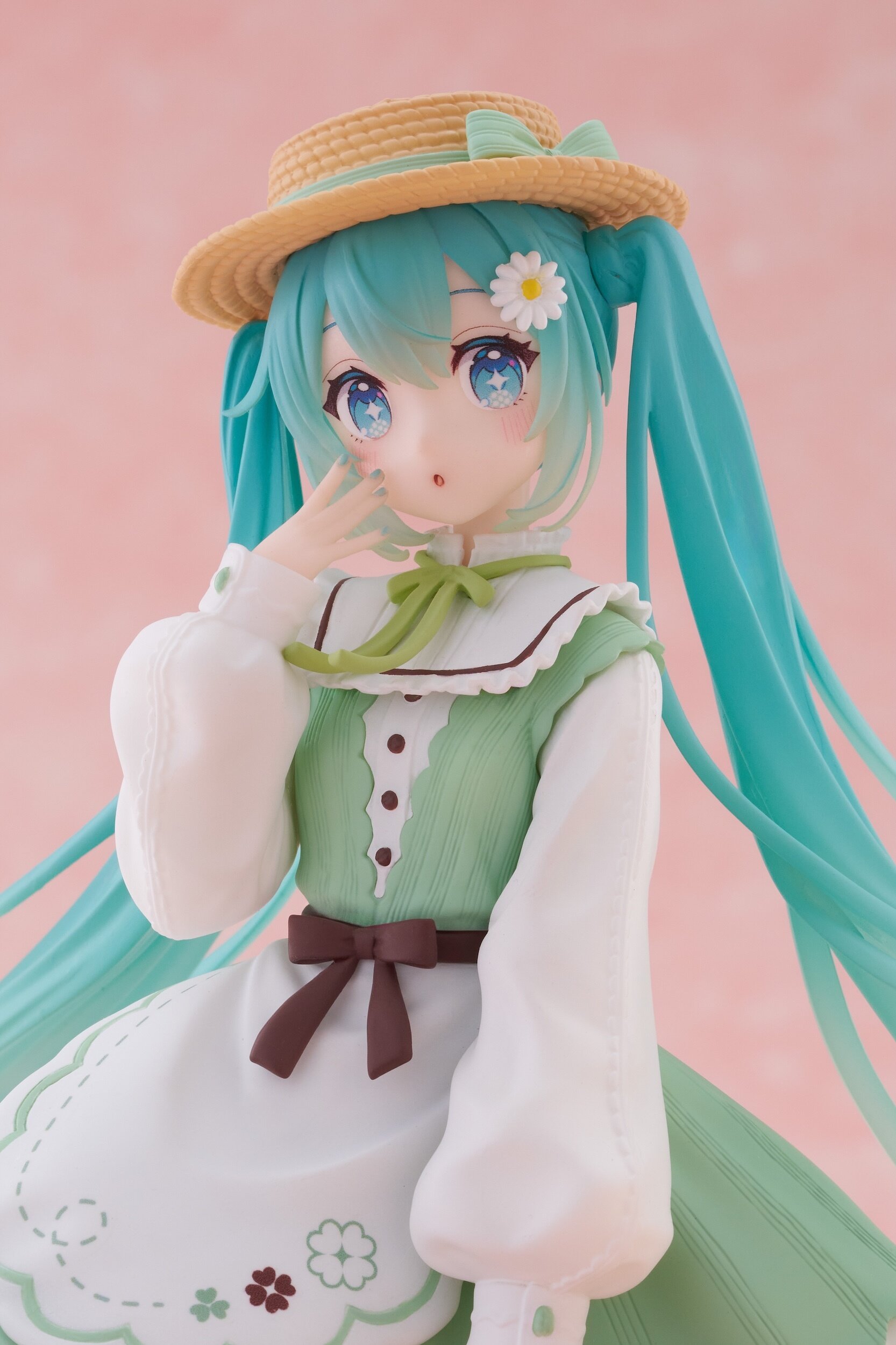 Hatsune Miku Fashion Country Ver. Non-Scale Figure: Taito - Tokyo