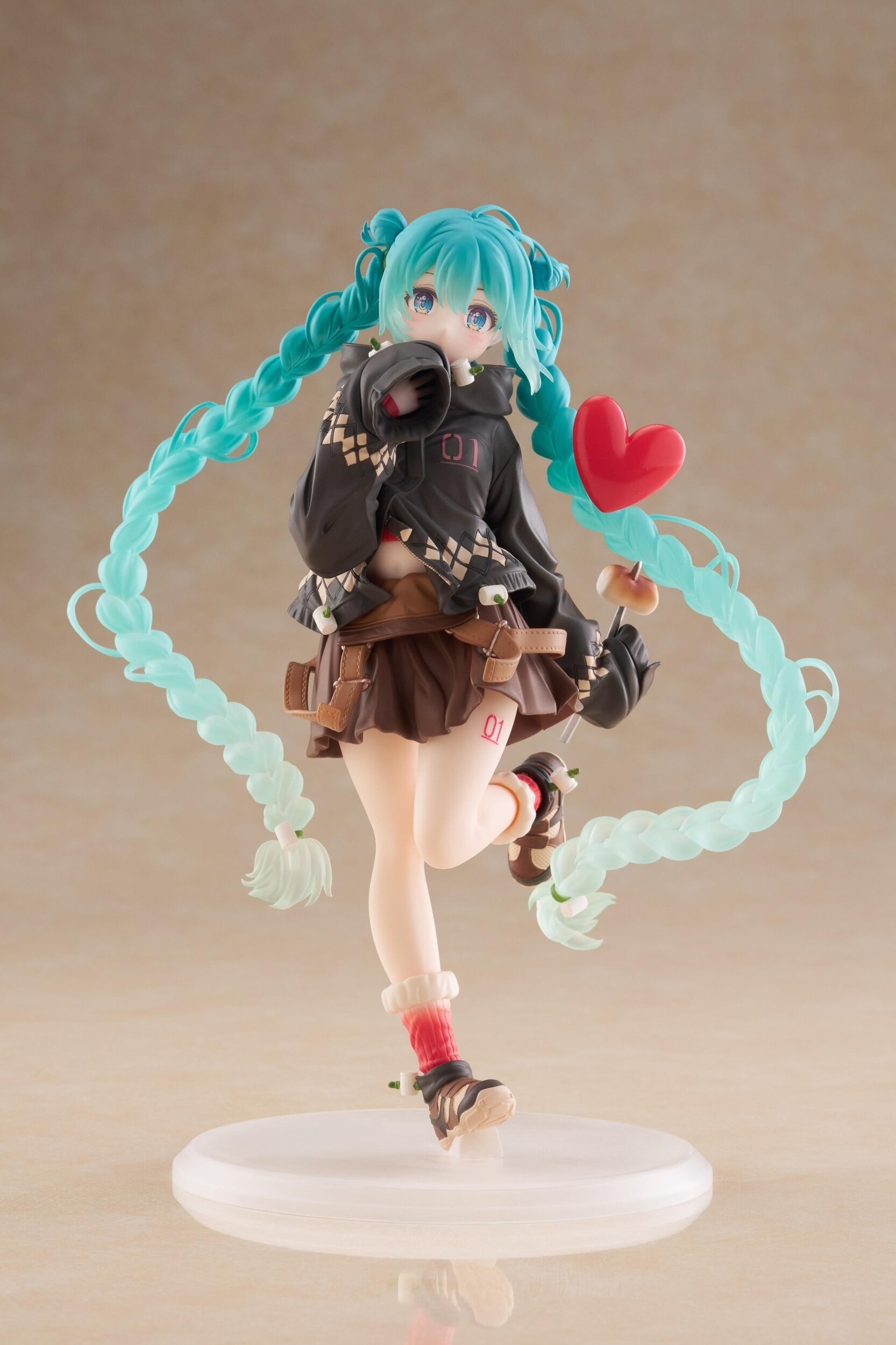 Hatsune Miku Fashion Outdoor Ver. Non-Scale Figure: Taito - Tokyo