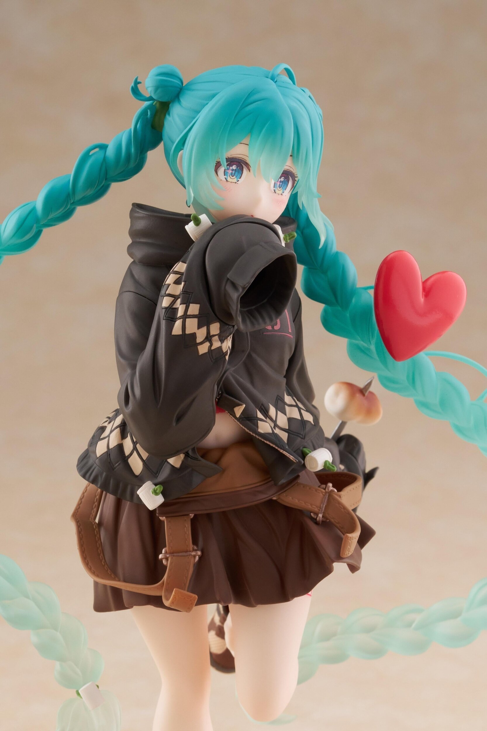 Hatsune Miku Fashion Outdoor Ver. Non-Scale Figure: Taito - Tokyo