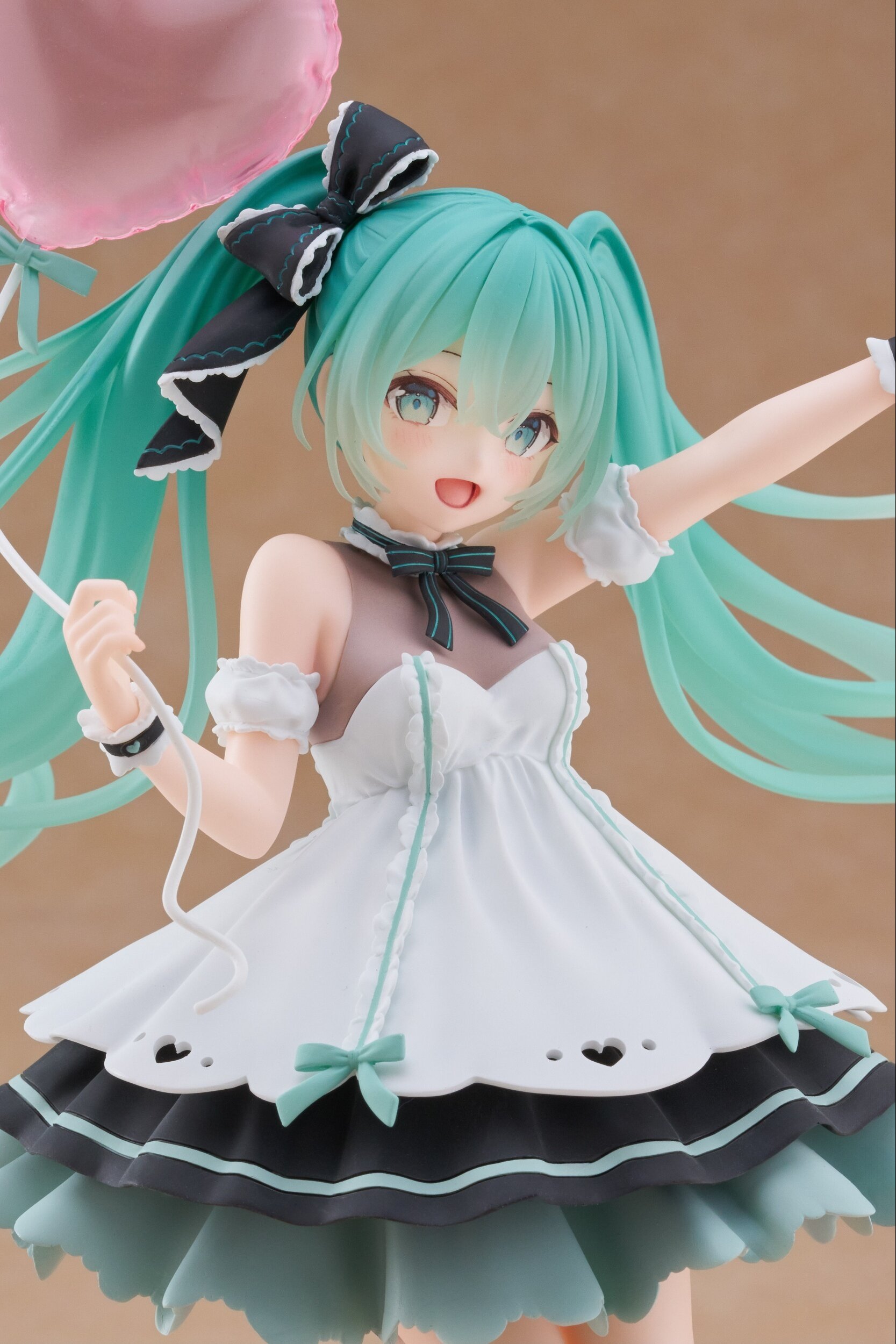 Artist Masterpiece Figure+ Hatsune Miku: Birthday 2025 Party