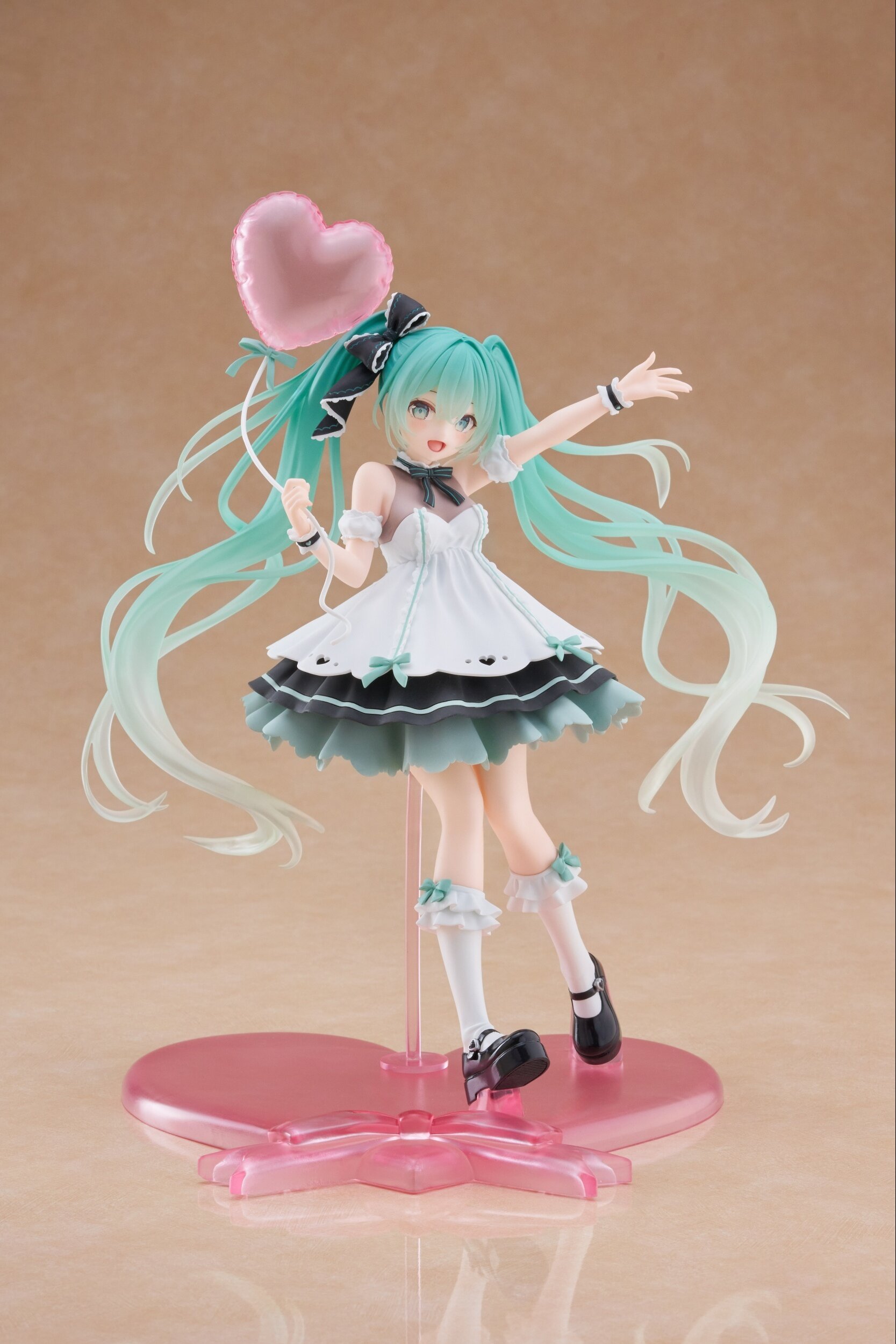 Artist Masterpiece Figure+ Hatsune Miku: Birthday 2025 Party