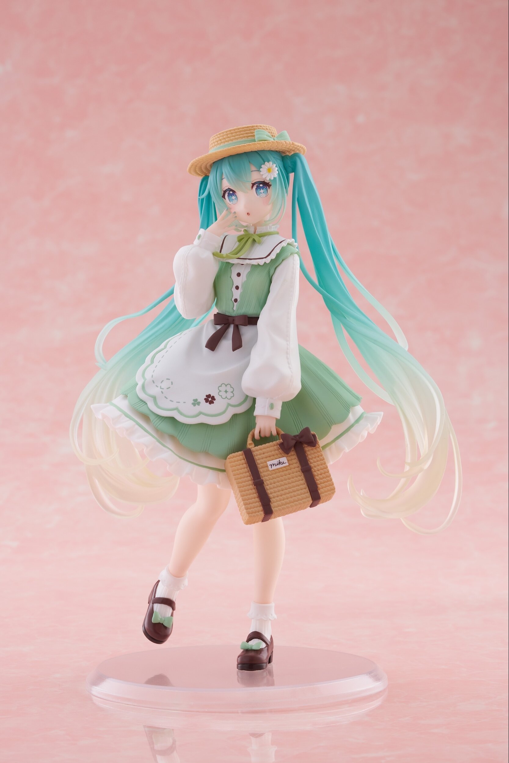 Hatsune Miku Fashion Country Ver. Non-Scale Figure: Taito - Tokyo