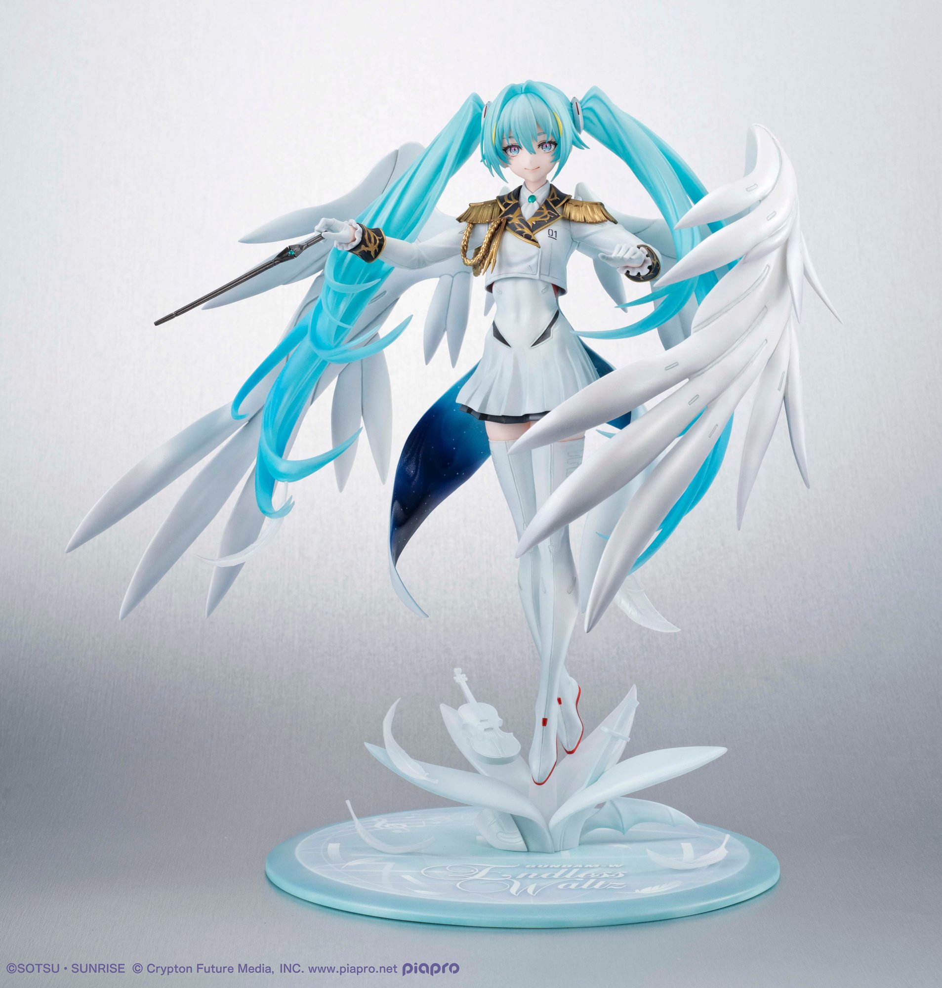 Lucrea Mobile Suit Gundam 45th Anniversary × Hatsune Miku: Hatsune