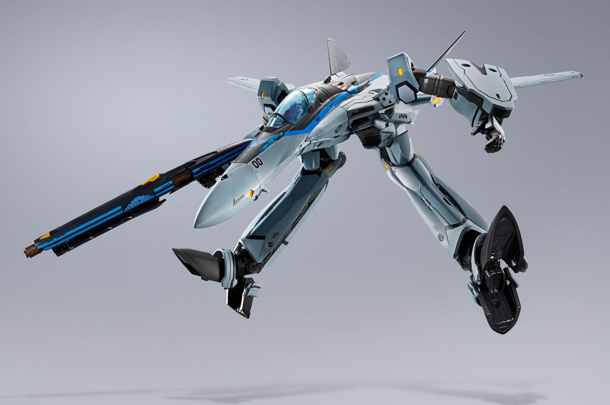 DX Chogokin Macross Frontier x Top Gun: Maverick Collaboration VF