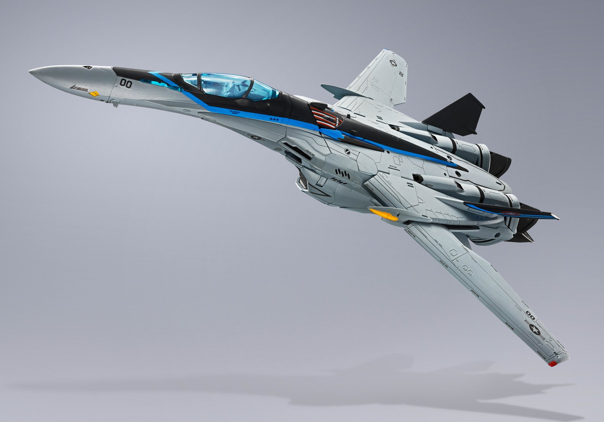 DX Chogokin Macross Frontier x Top Gun: Maverick Collaboration VF