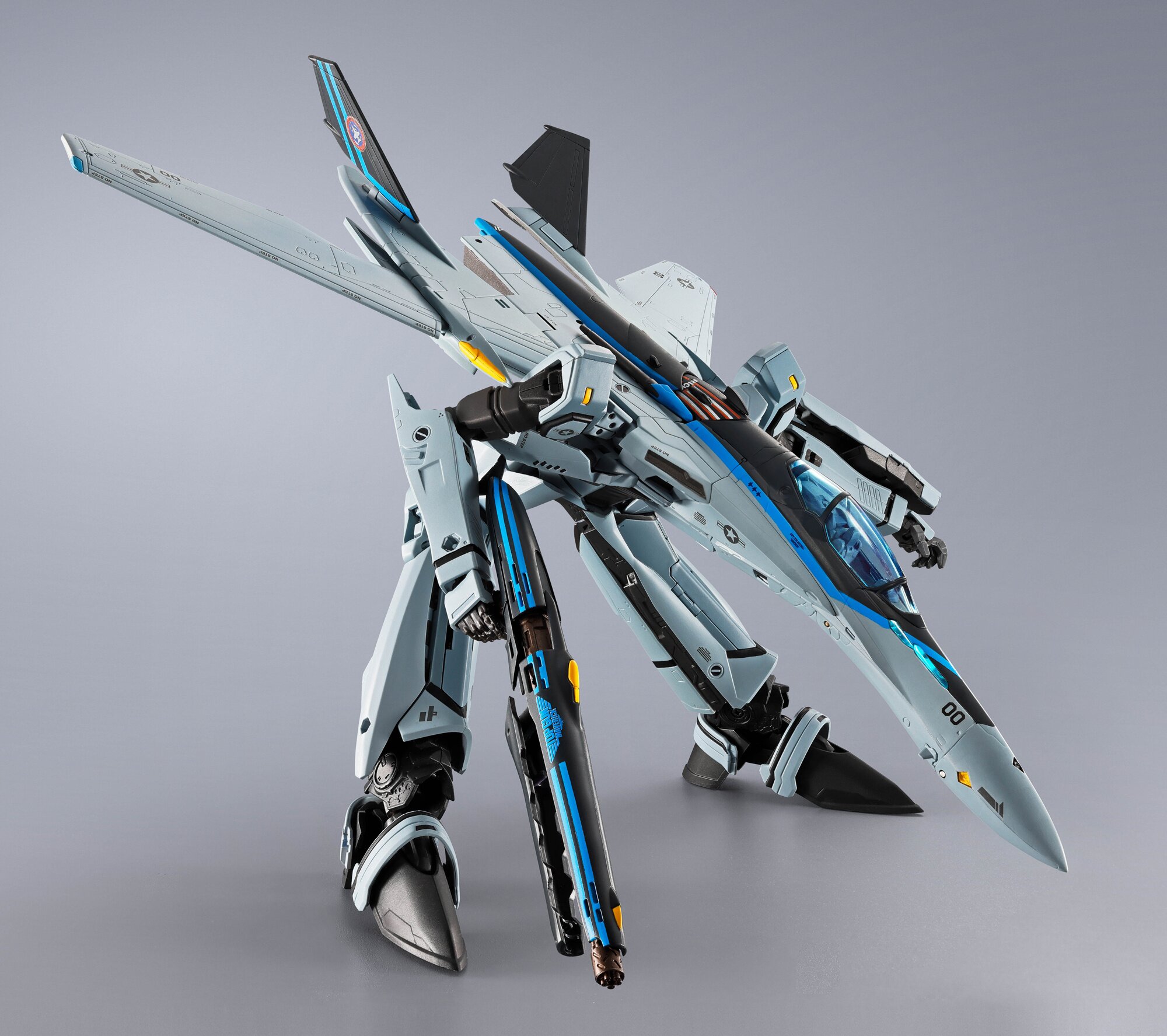 DX Chogokin Macross Frontier x Top Gun: Maverick Collaboration VF