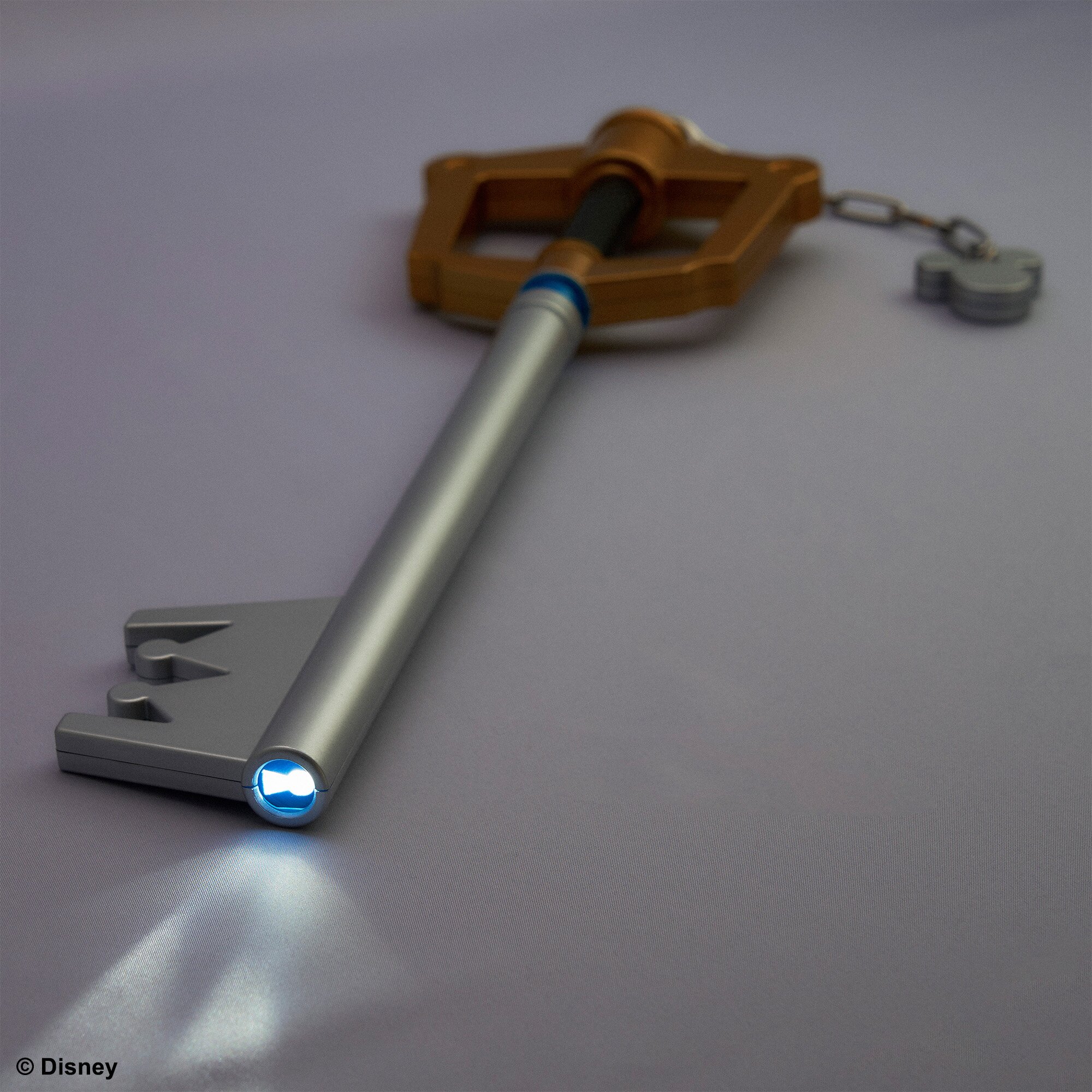 Kingdom Hearts Light-Up Keyblade Kingdom Chain Ver. 2 (Re