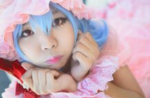 Vina Miyazaki cosplaying Remilia Scarlet of Touhou
