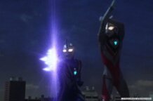 Para Ultraman bertarung bersama