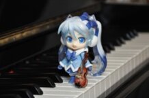 Nendoroid Snow Miku 2012 Violin & Piano